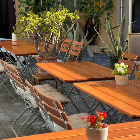 Bed & Breakfast Zum Feti Und Restaurant *
