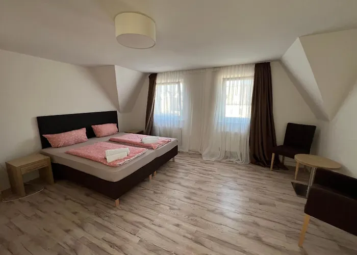 Zum Feti Und Restaurant Bed & Breakfast 3*